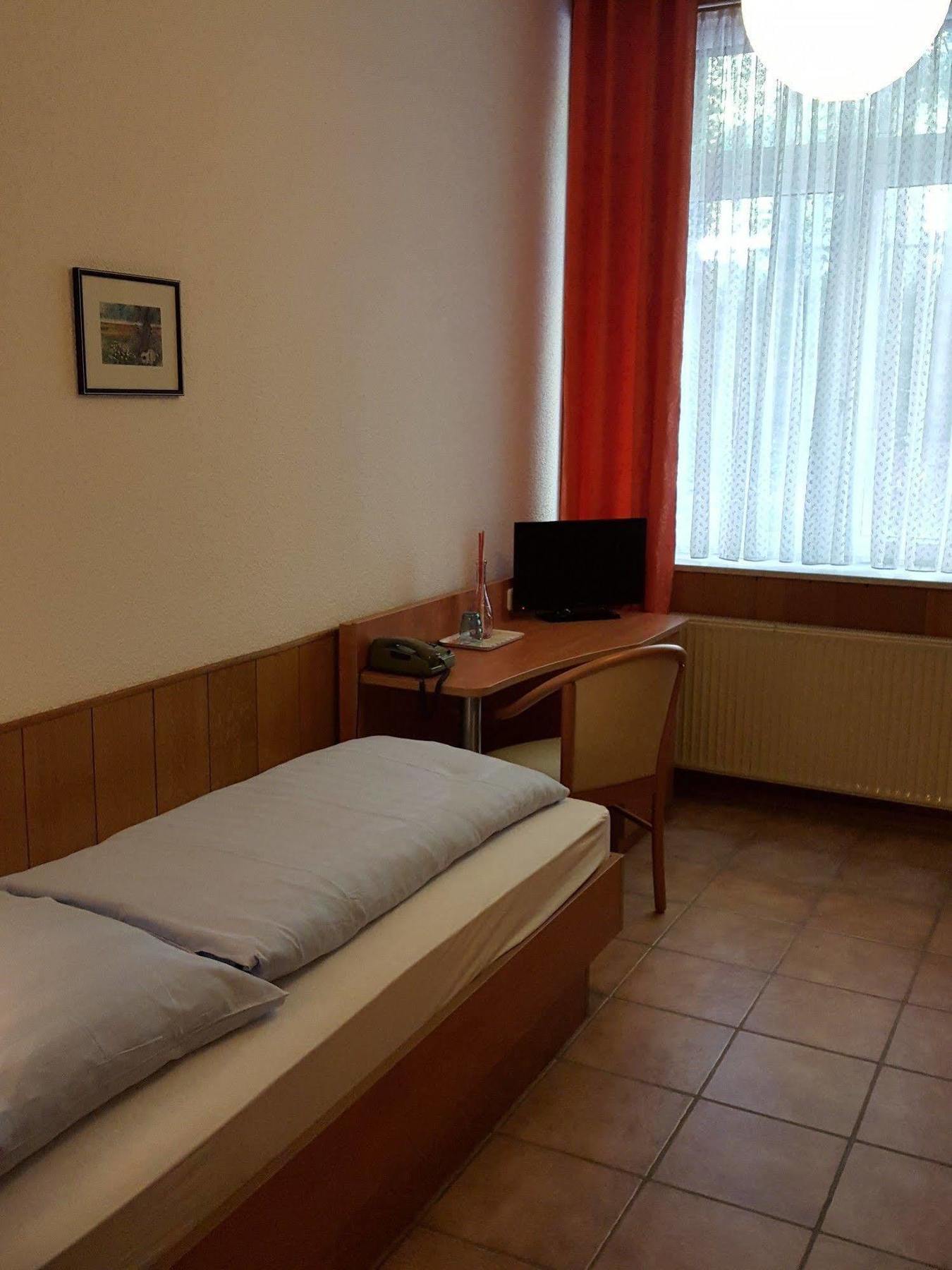 Waldhotel Zur Holzmuhle Eldagsen Екстер'єр фото